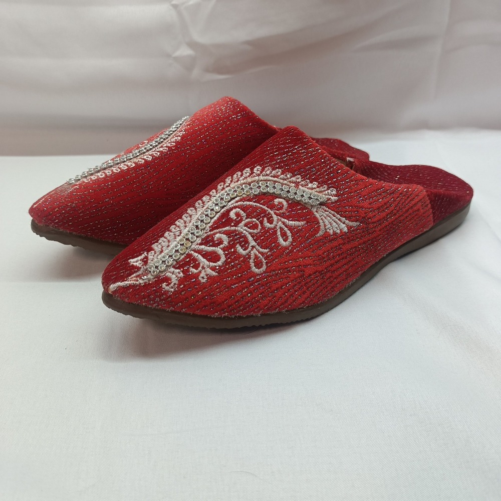 La Grande Classe Red Velvet Embroidered Rhinestone Babouche Mule Slippers Size 7